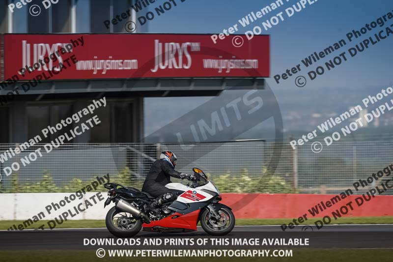 donington no limits trackday;donington park photographs;donington trackday photographs;no limits trackdays;peter wileman photography;trackday digital images;trackday photos